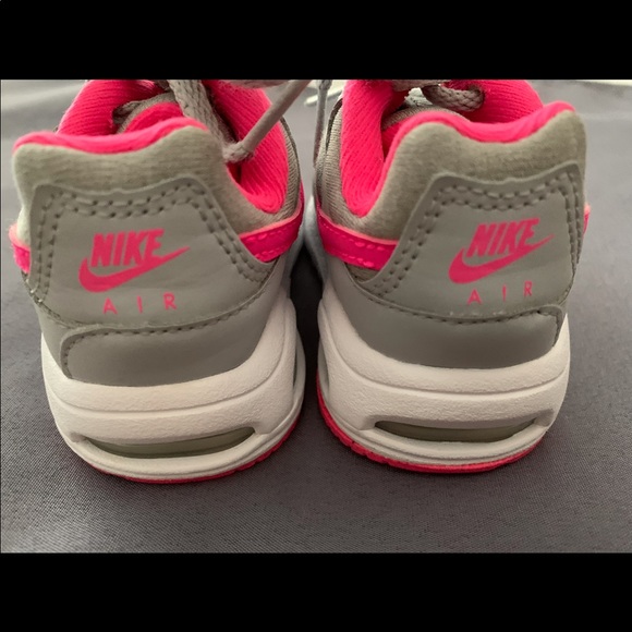 Nike Air Baby Shoes Size 2C - Picture 4 of 10